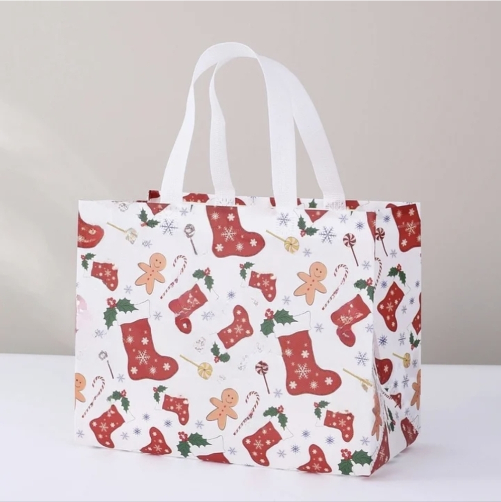7 Festive Holiday Tote Bags